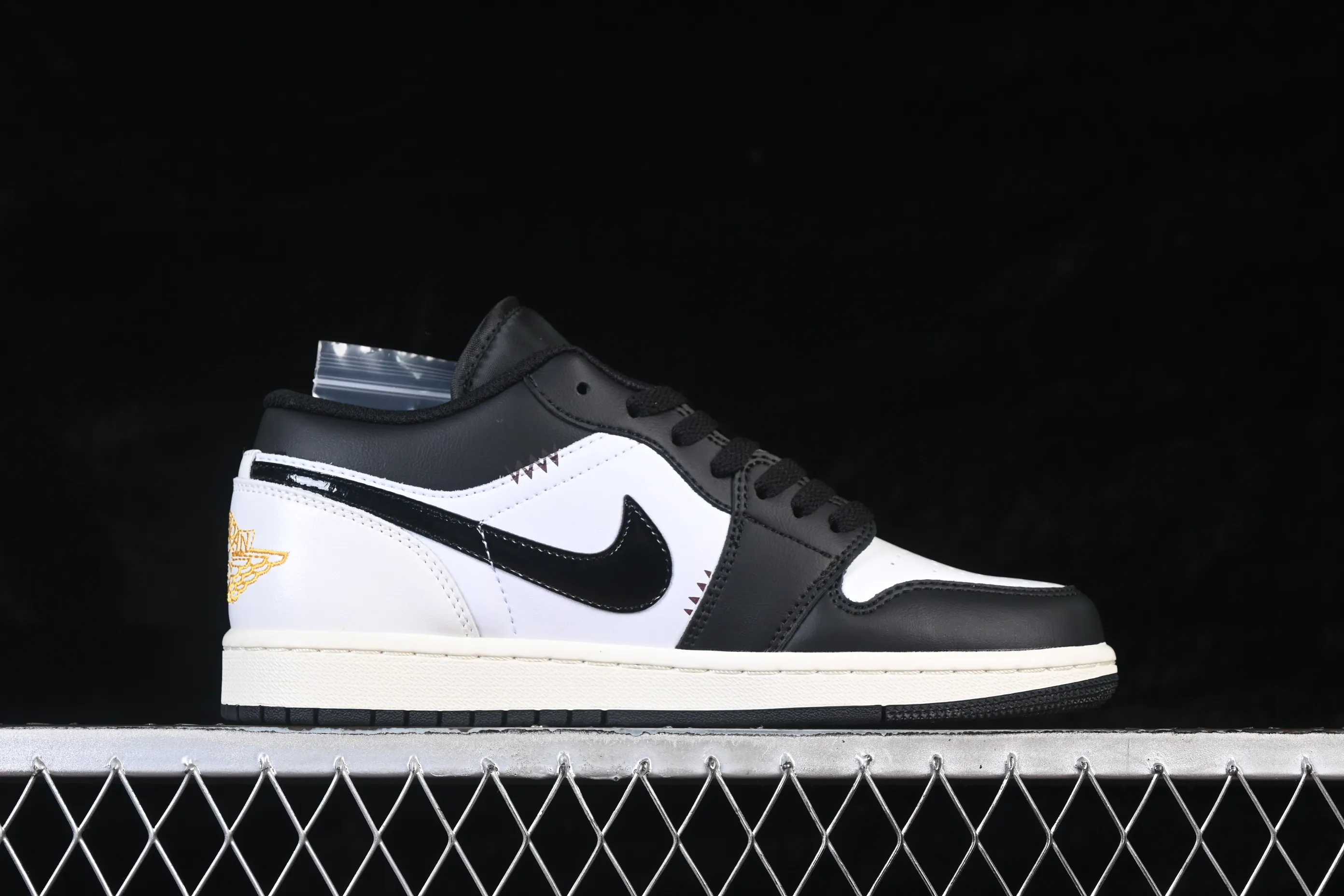 All Categories Air Jordan Jordan Series Basketball Shoes Air Jordan 1 Low Air Jordan 1 Low AJ1 Joe 1 Year of the Horse Limited Low-State Cultural Casual Shoes 553558-040